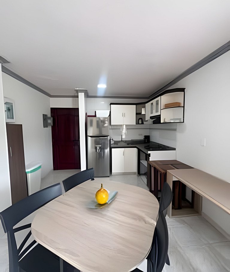 Apartamento con piscina y cancha de tenis