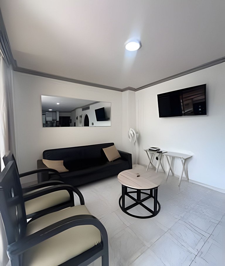 Apartamento con piscina y cancha de tenis