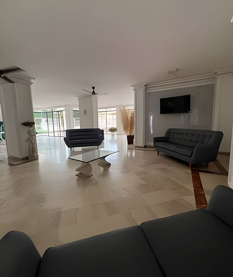 Apartamento con piscina y cancha de tenis