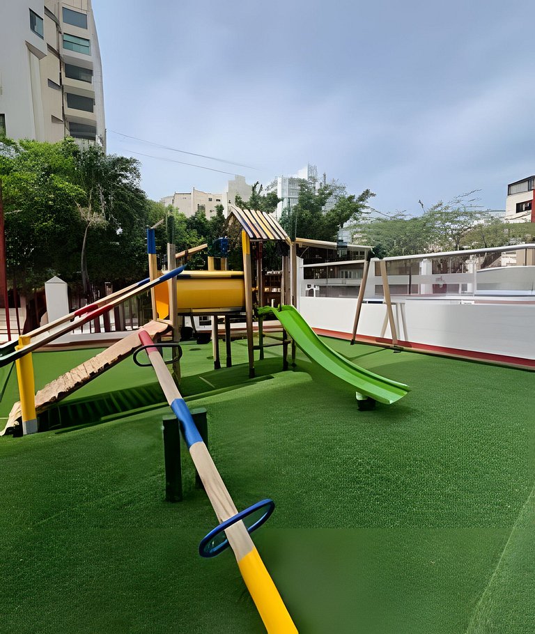 Apartamento con piscina y cancha de tenis